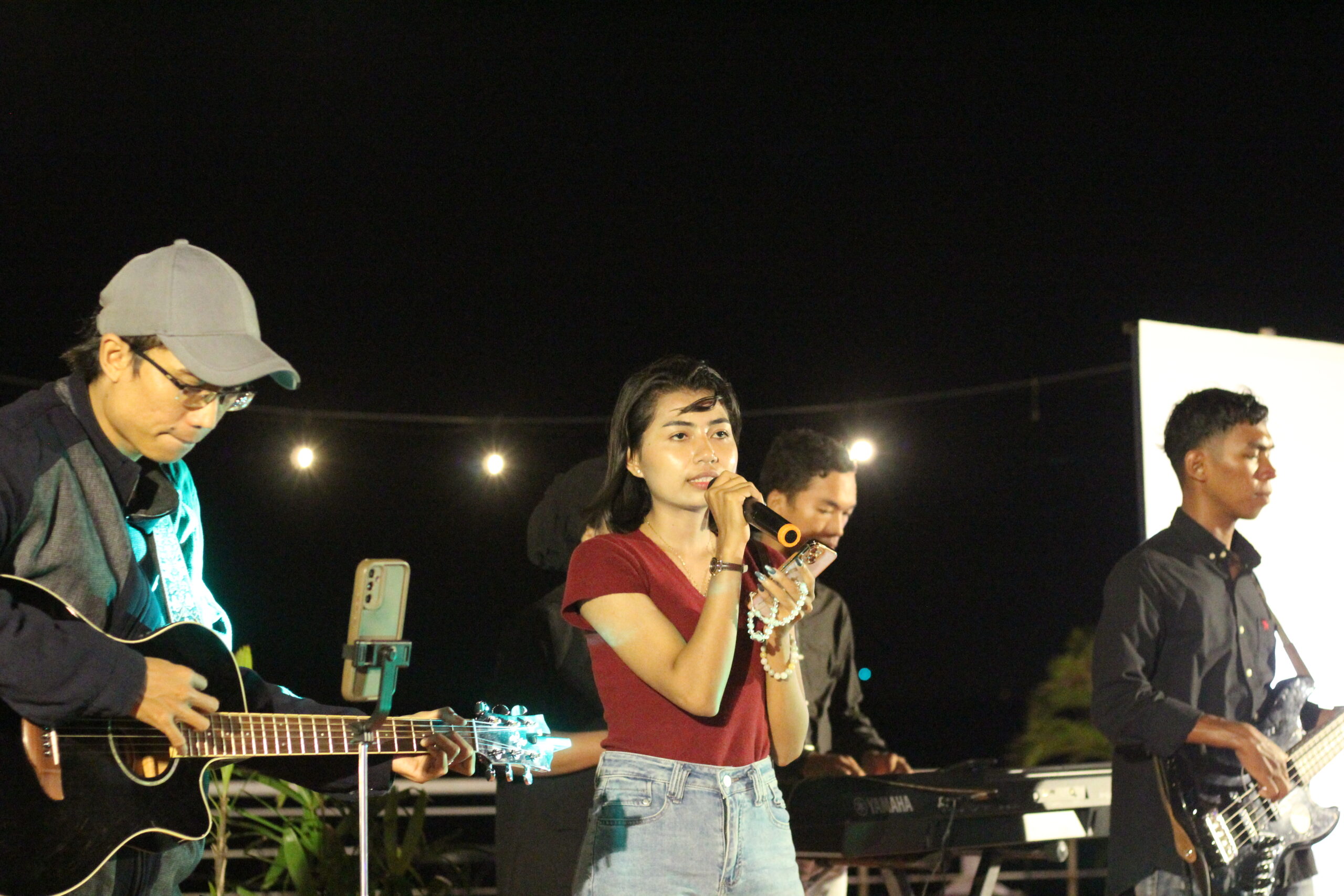 Another night with live music