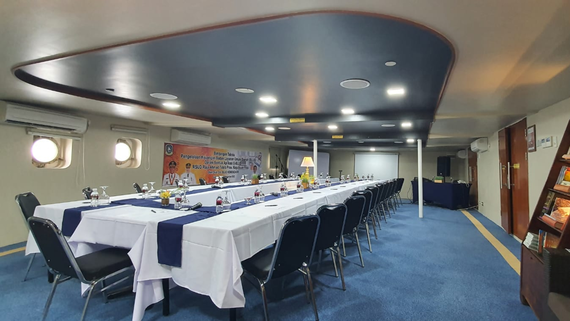 Forward Prom Meeting Room 1920×1080