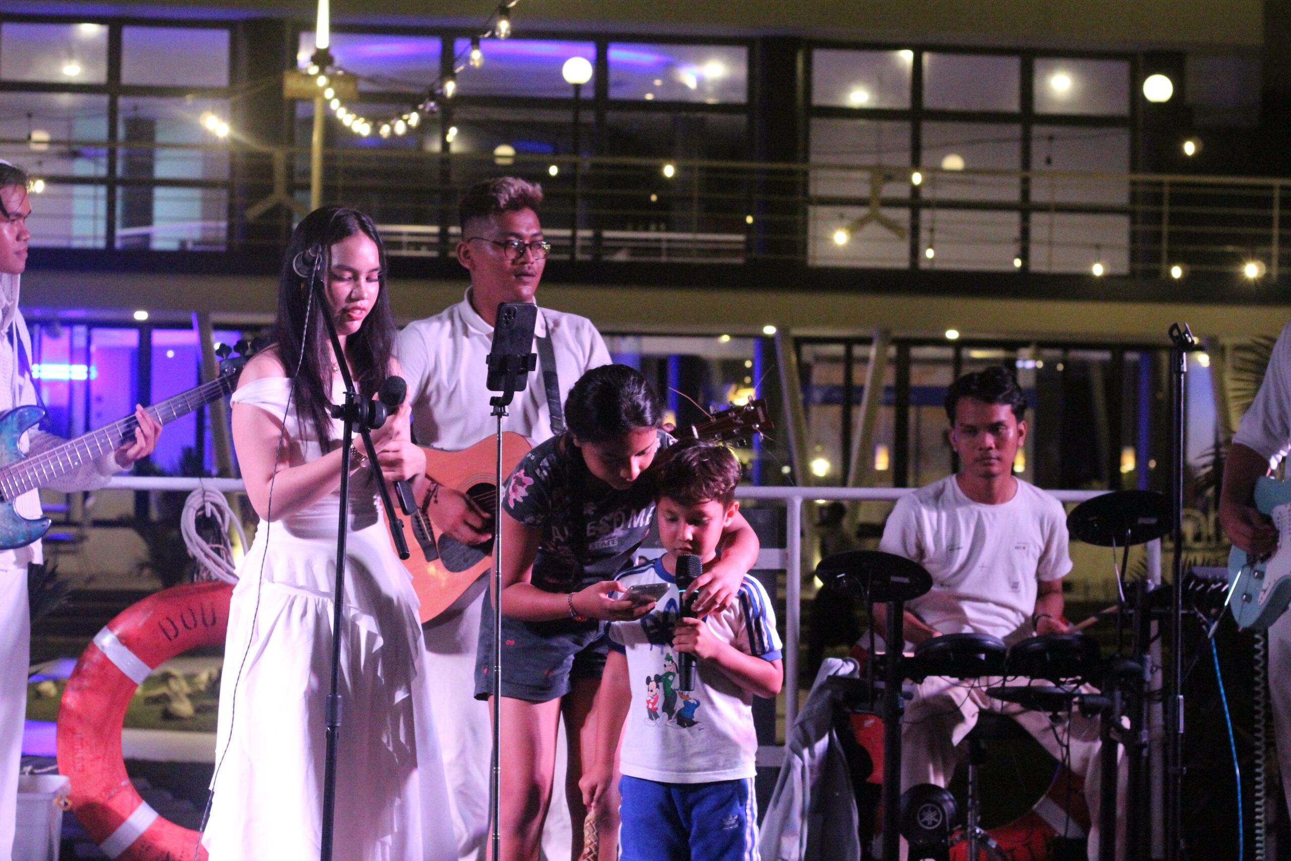 Not just the adults, this little one is showcasing his talent