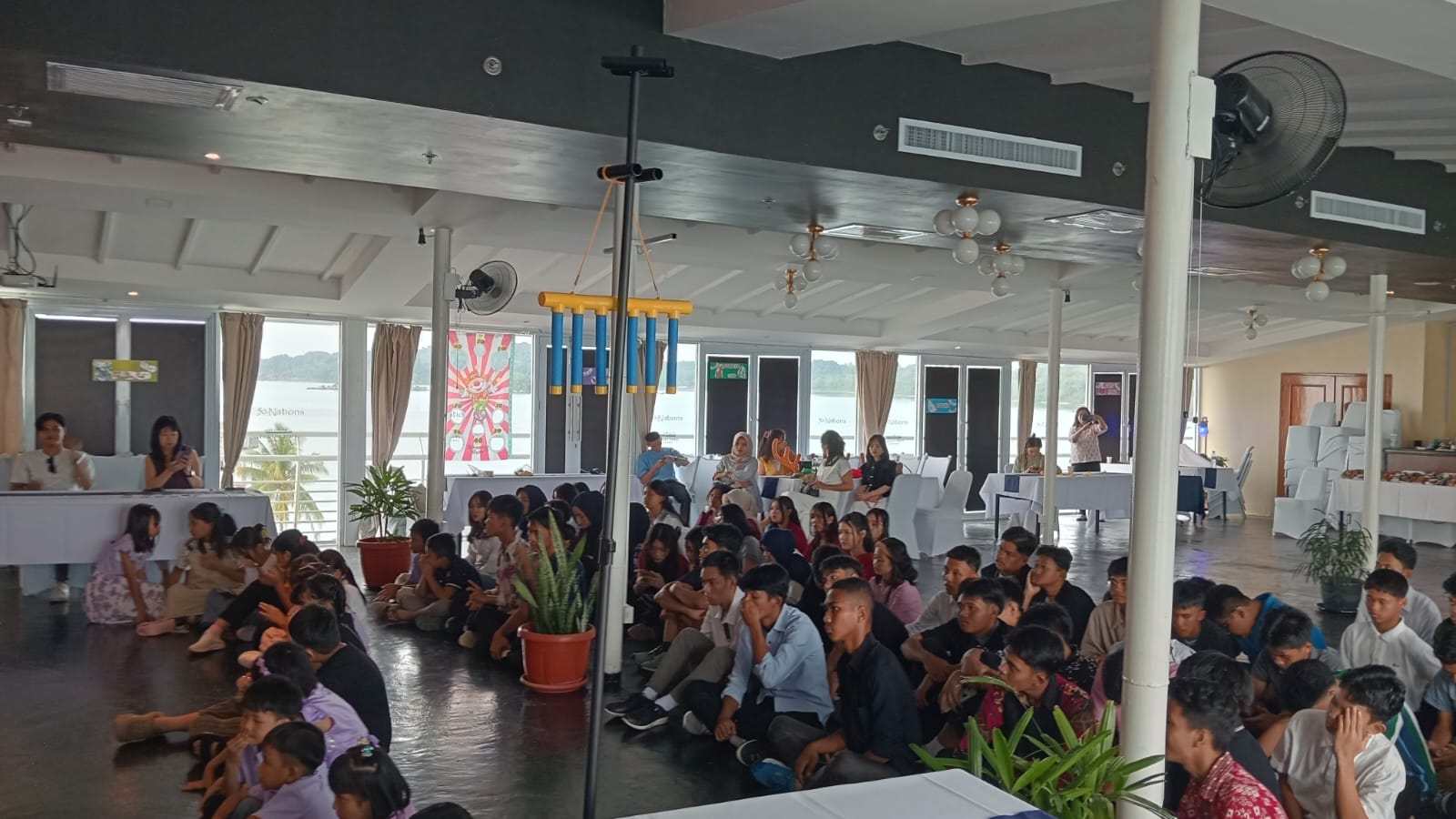 Seating on the floor still brings comfort for everyone
