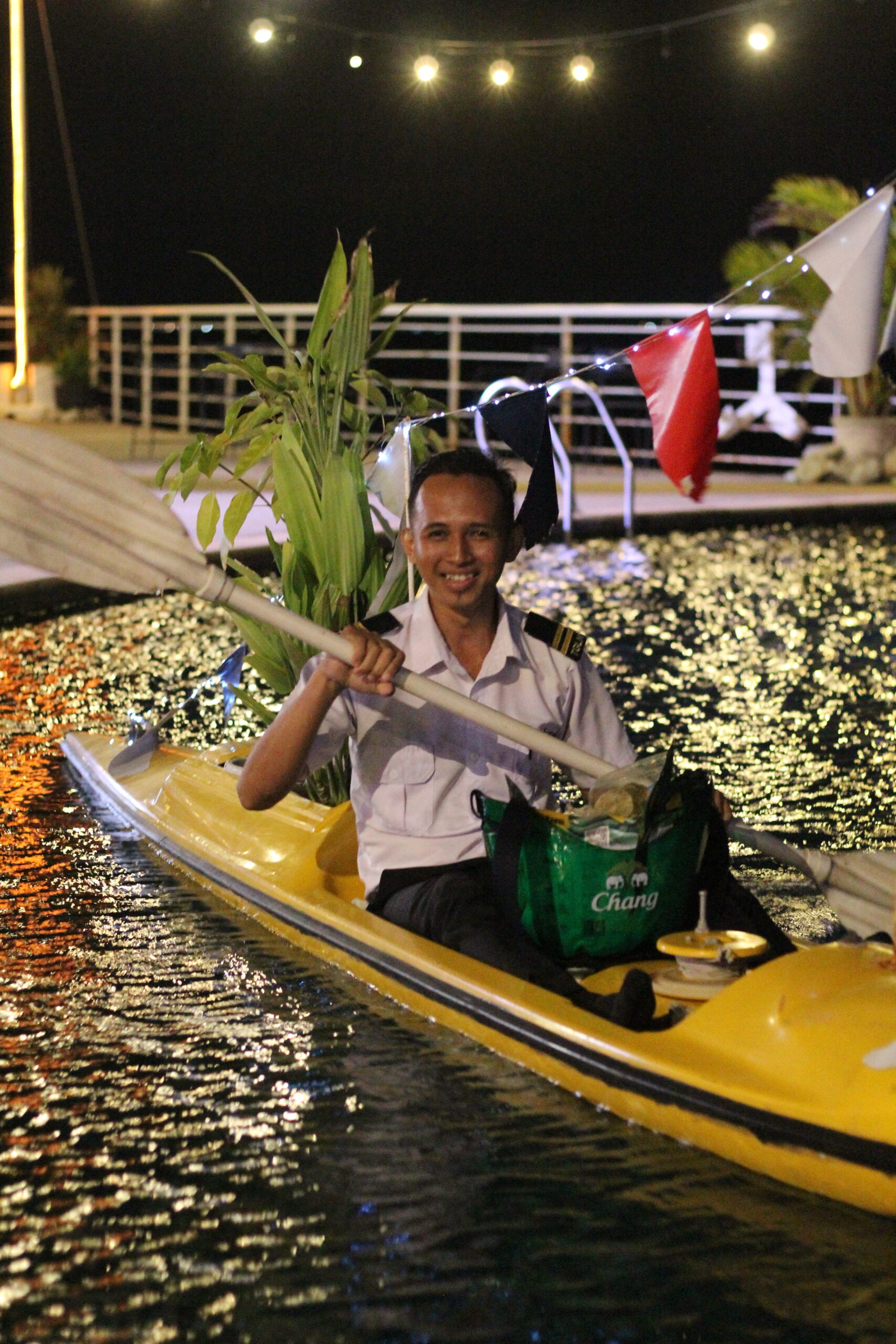 We are ready to deliver your drink.. on board a Kayak